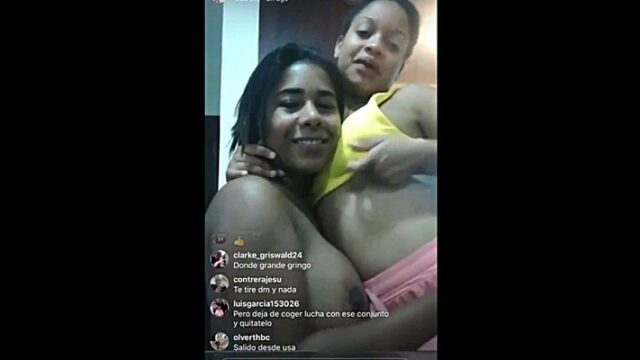 Yesy muestra una teta en live de instagram