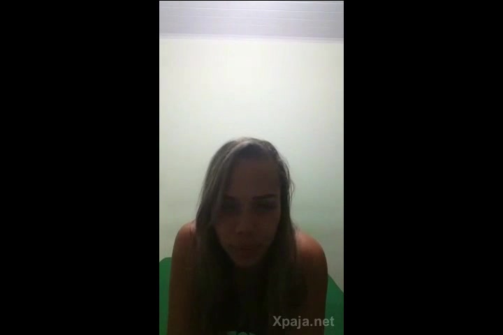 Brasiela ansiosa de un hombre