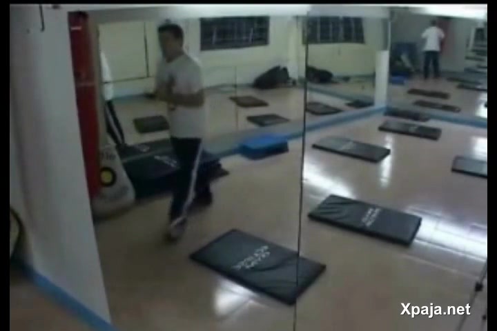 Lo toma en el gimnasio y lo grabó sin darse cuenta