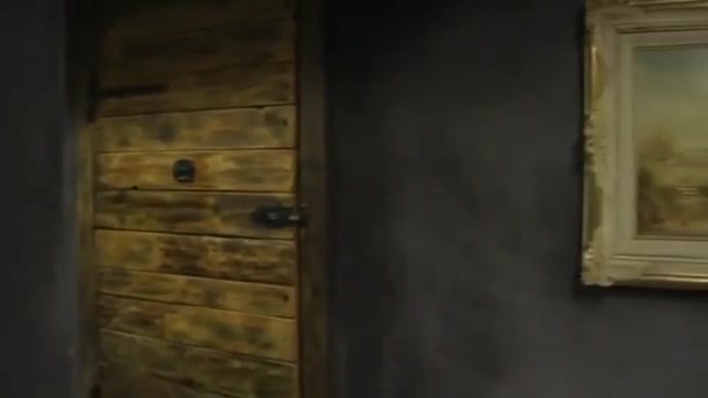 Chica perfecta con cola verde vieja