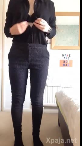 Hermosa rubia desnuda