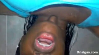 Haitiano se masturba en el baño