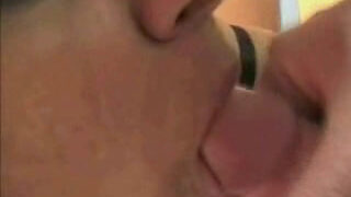Se necesita leche con la lengua solo