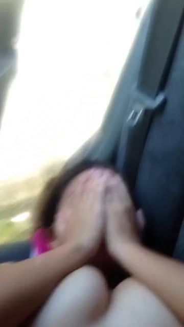 Totona follando en el coche